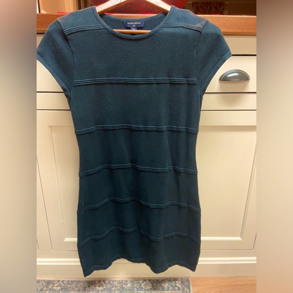 Banana Republic size M cotton knit little black dress.